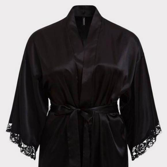 ๐HP๐ NWT Torrid Black Satin & Lace Short Lingerie Robe, size 4 ๐ค - Picture 7 of 8
